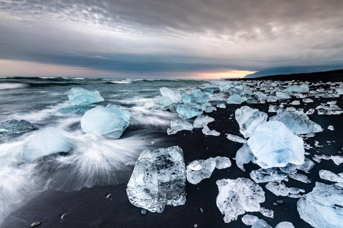 Diamond Beach, Eisberge am schwarzen Strand, Jökulsarlon, Island