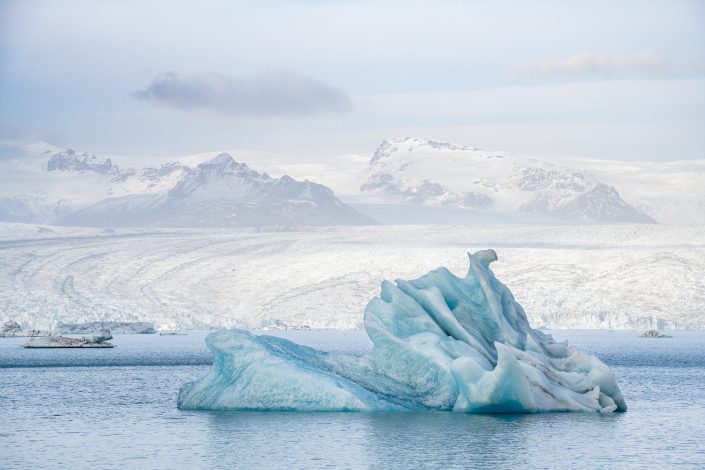 Eisberg vor Gletscher, Jökulsarlon, Island