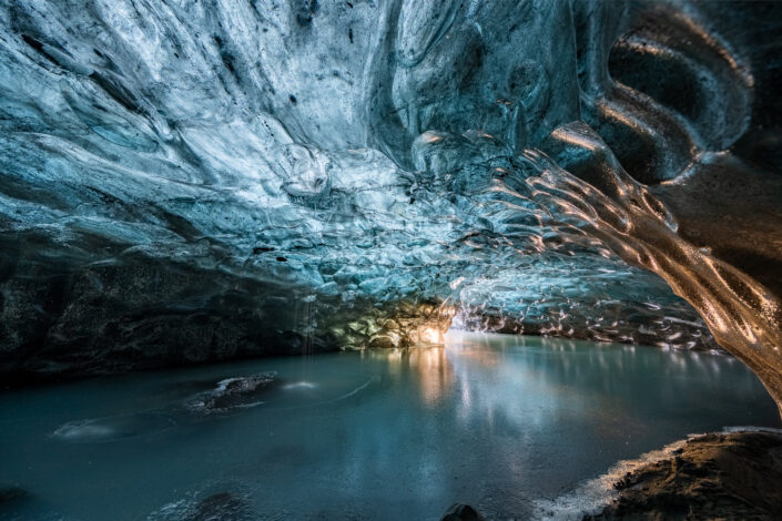 Eishöhle im Gletscher Vatnajökull
