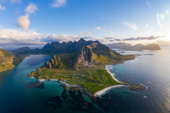 Luftaufnahme bei Skagsanden Beach, Lofoten, Norwegen