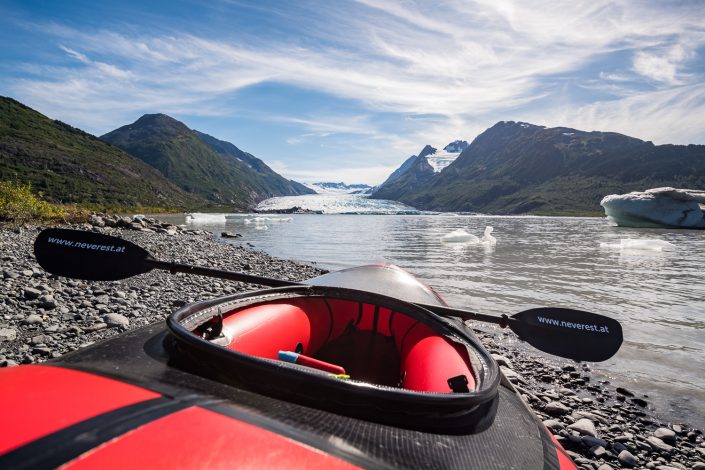 Packraft vor Spencer Glacier, Alaska