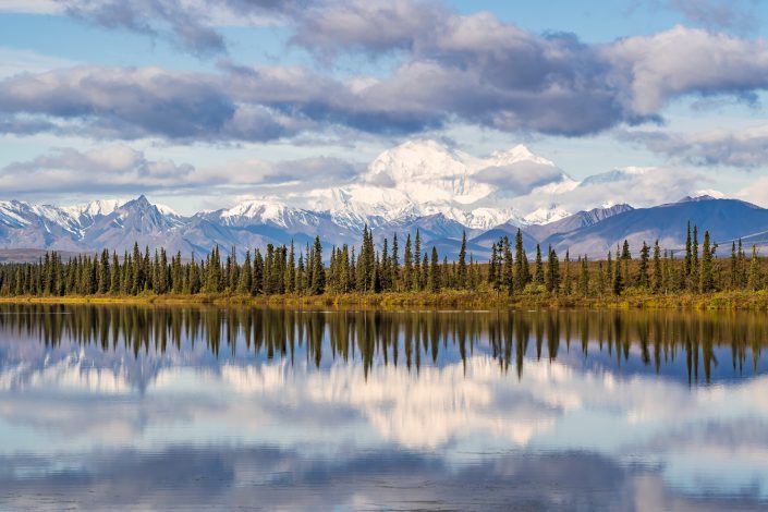 Mount Denali spiegelt sich in See, Alaska