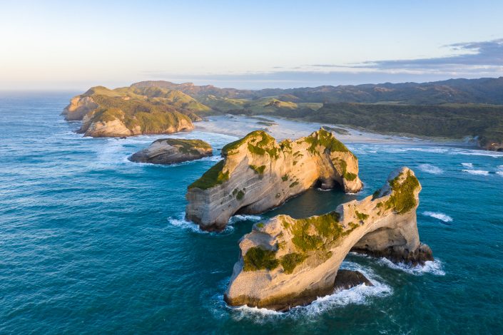 Luftaufnahme Wharariki Beach