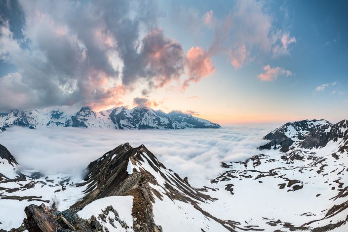 Abendstimmung mit Blick auf die Berge der Hohen Tauern, Alpen