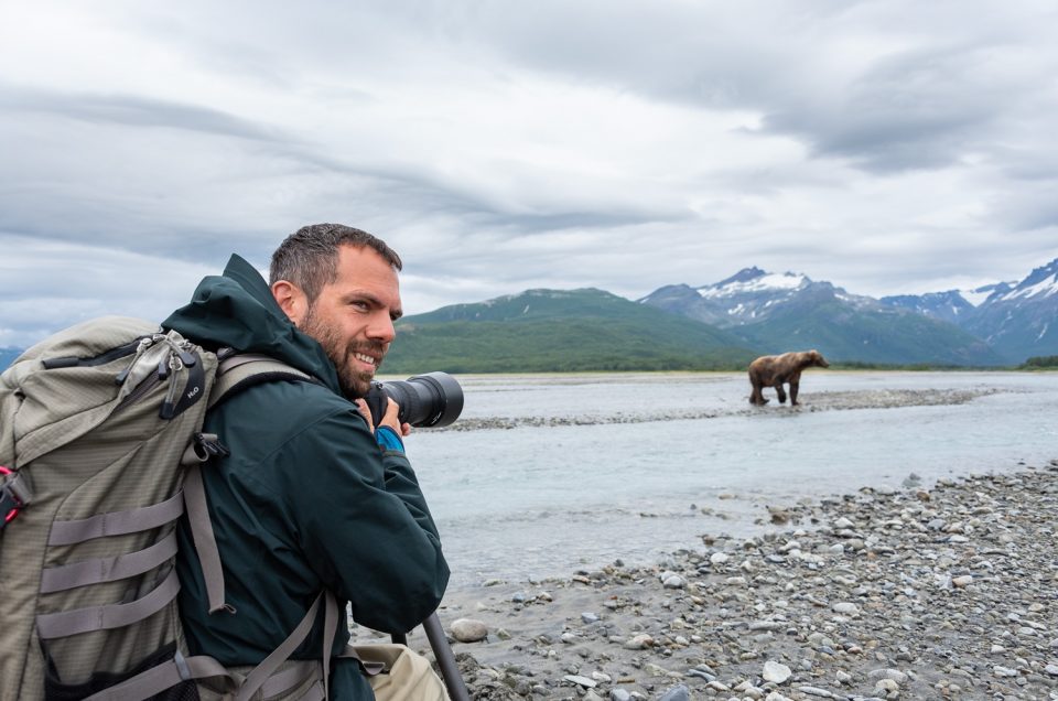 Naturfotograf Robert Haasmann fotografiert Bären, Katmai Nationalpark, Alaska