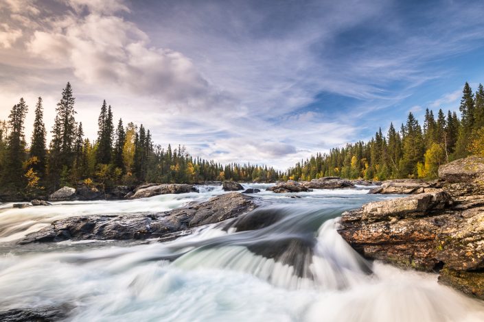 Fluss bei Kvikkjokk, Lappland, Schweden